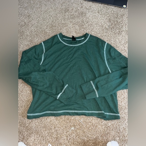 Wild Fable size medium green long sleeve crop top - Picture 1 of 4